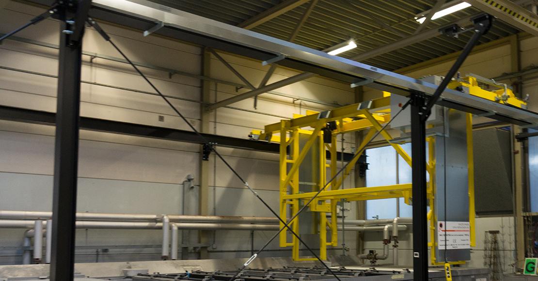 dipping tank crane